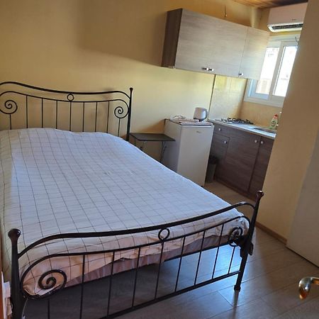 City Center Holiday Room Limassol Zewnętrze zdjęcie